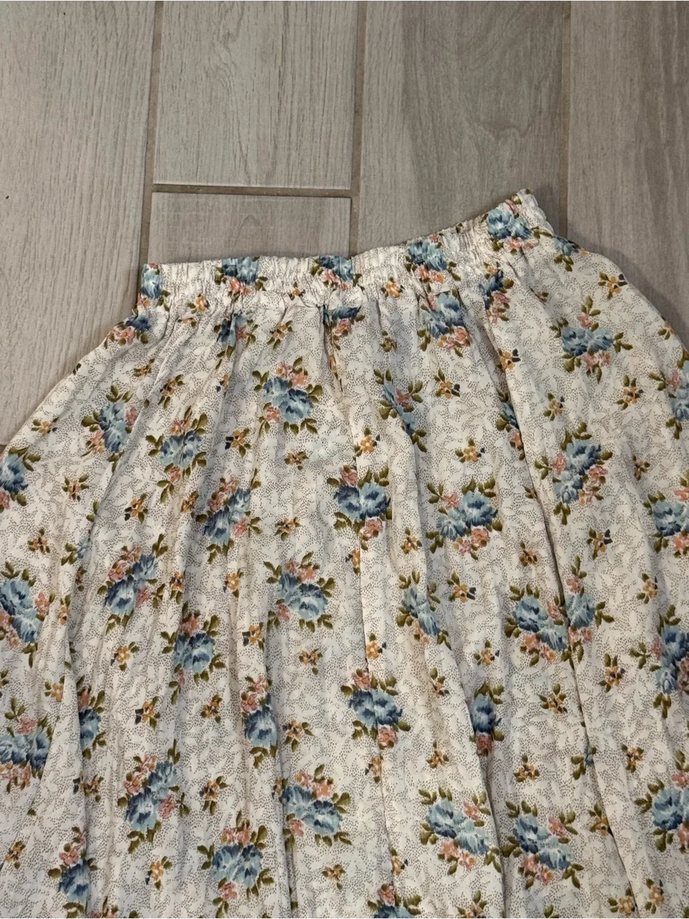 Vintage 1990 Cream Floral Maxi Skirt for Women - Boho Gathered Waist